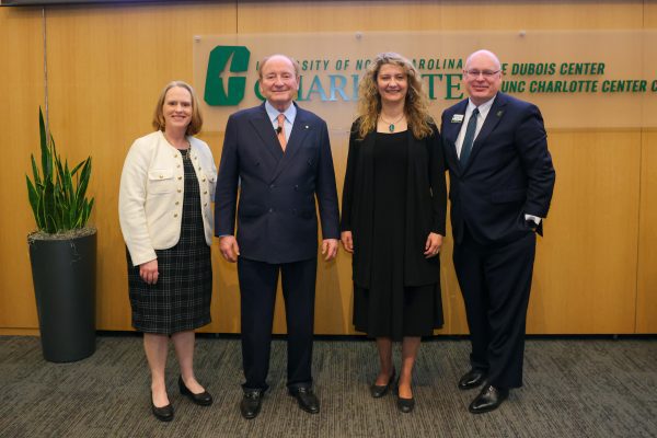 Provost Troyer, Nobel laureat Robert C. Merton, Dean Bernadette Donovan-Merkert, Dean Richard Buttimer